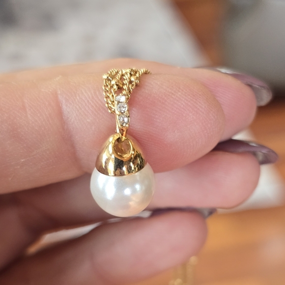 Carolee Simulated Pearl Goldtone Clip Earring Avon Necklace Set - Picture 4 of 10